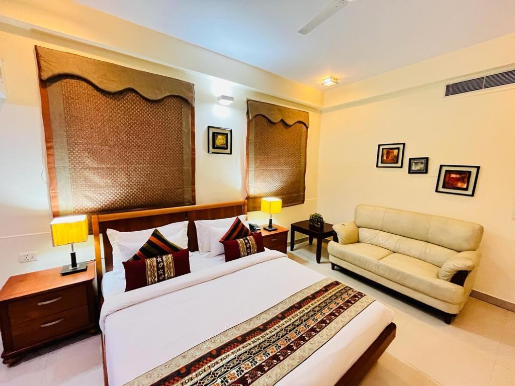 Grand Arcasia Saket- Near Pvr Anupam Hotel 3*