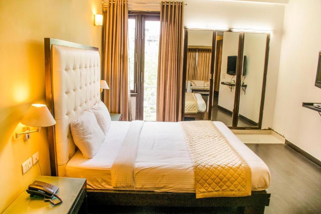 Hotel Grand Arcasia Saket- Near Pvr Anupam