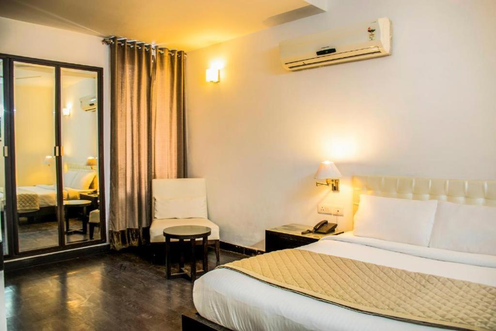 Grand Arcasia Saket- Near Pvr Anupam