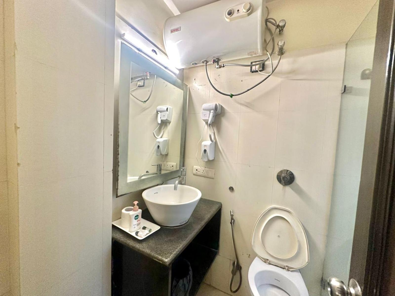 Grand Arcasia Saket- Near Pvr Anupam 3* New Delhi
