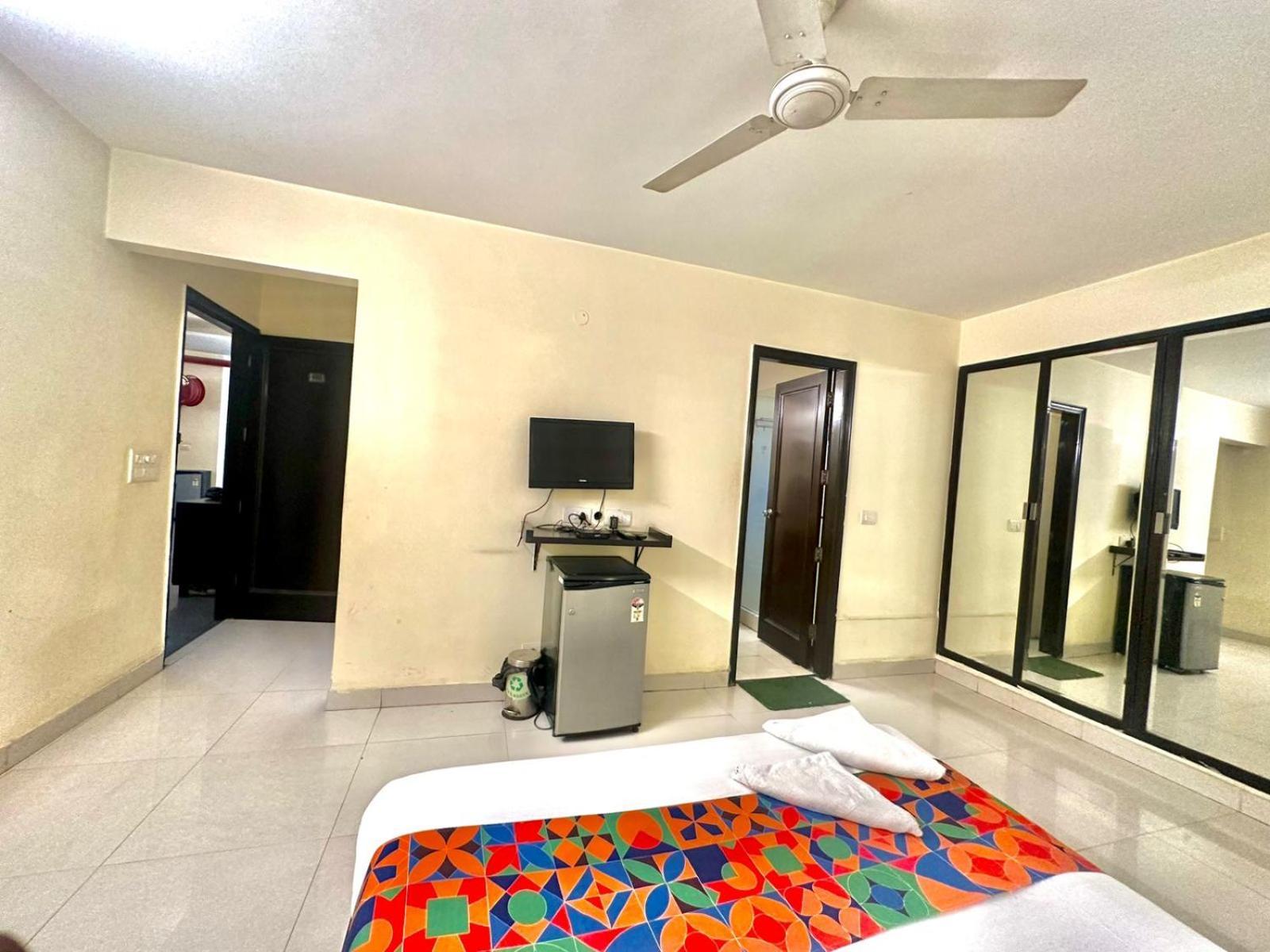 Hotel Grand Arcasia Saket- Near Pvr Anupam New Delhi