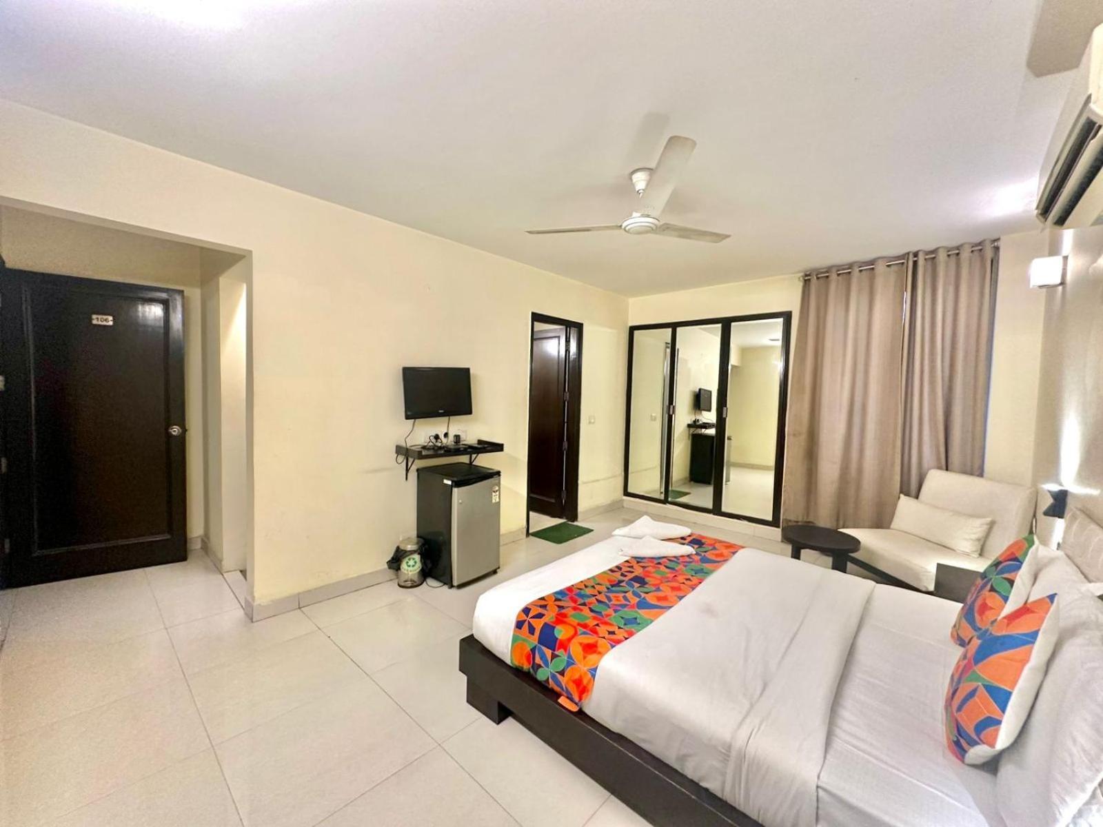 Grand Arcasia Saket- Near Pvr Anupam 3*