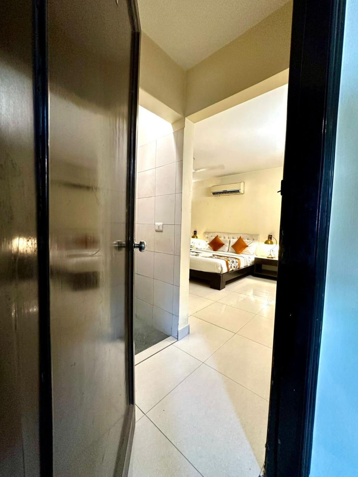 Hotel Grand Arcasia Saket- Near Pvr Anupam New Delhi