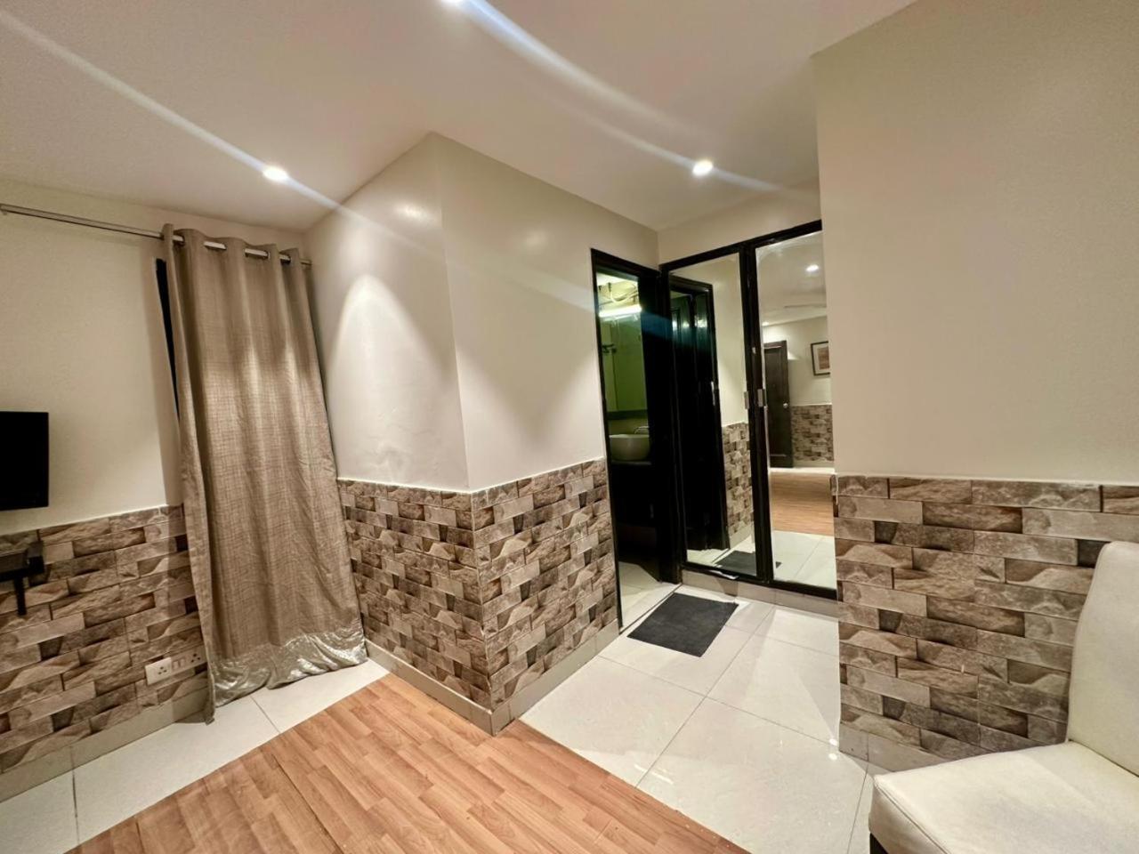 Grand Arcasia Saket- Near Pvr Anupam New Delhi