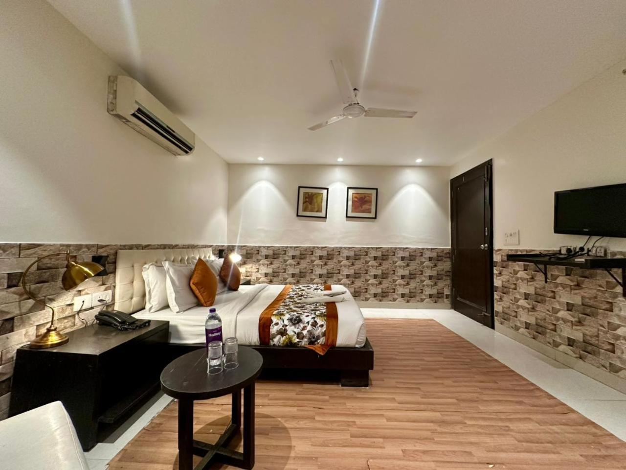 Hotel Grand Arcasia Saket- Near Pvr Anupam New Delhi
